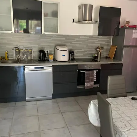 Дом отдыха Propriete Rebardo Йер